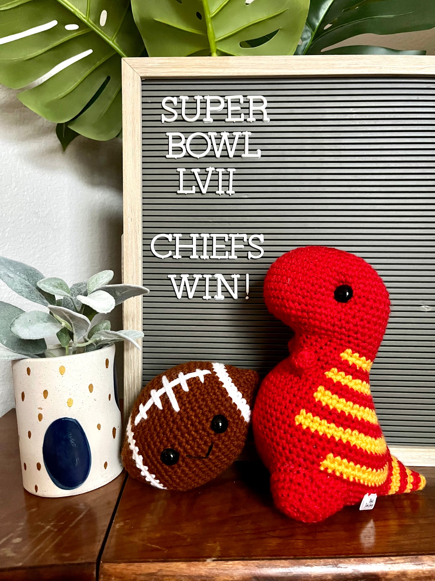 Super Bowl LVII Chiefs vs. Eagles - Chubby Dinosaur