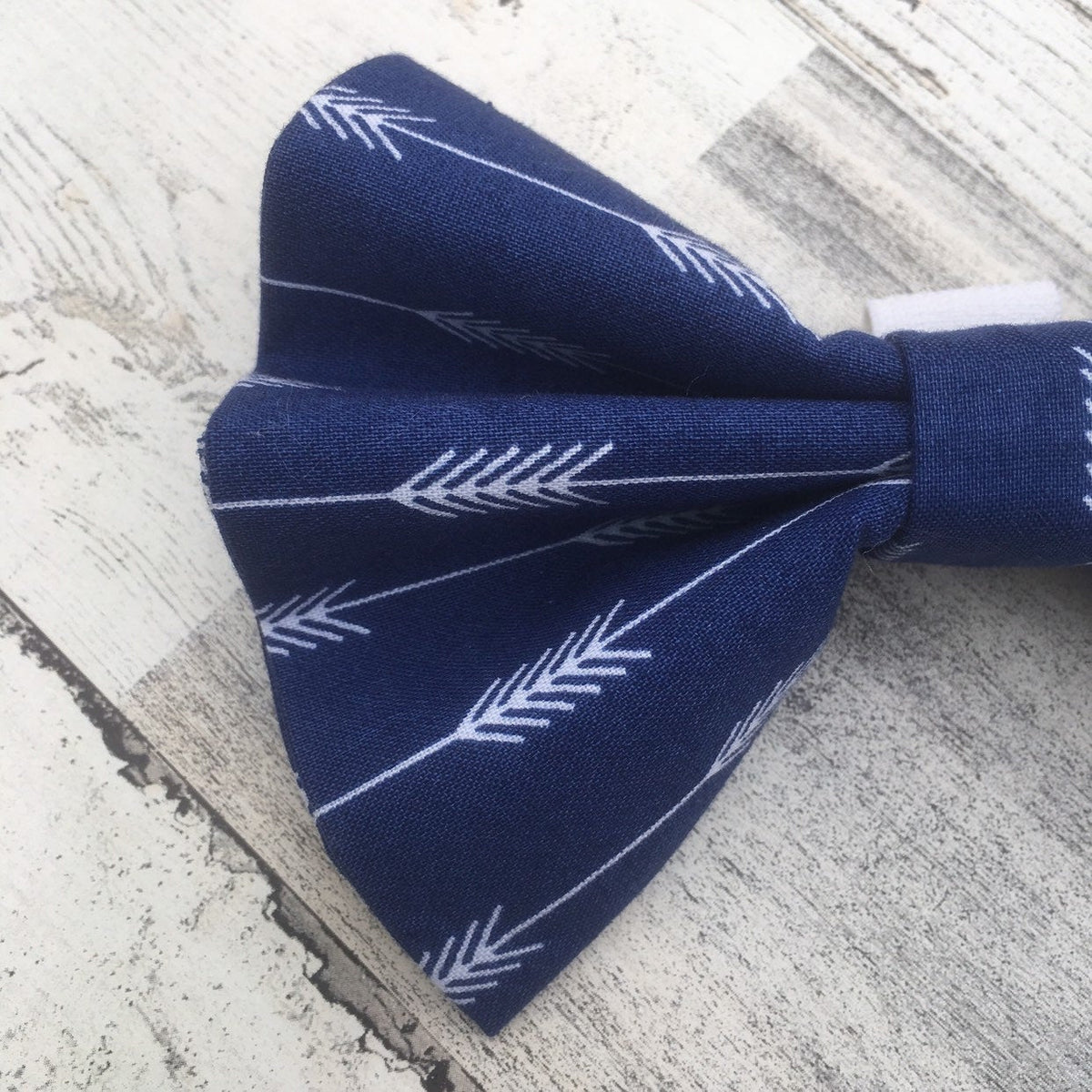 Blue Arrows - Slip-on Bow Tie