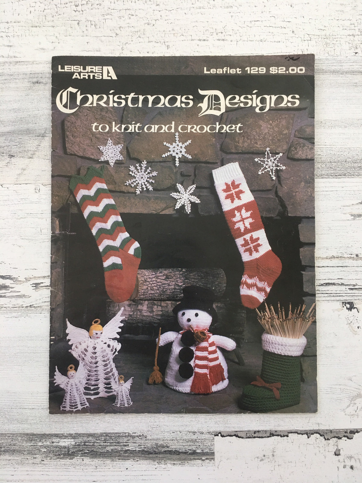 Christmas Designs to Knit and Crochet