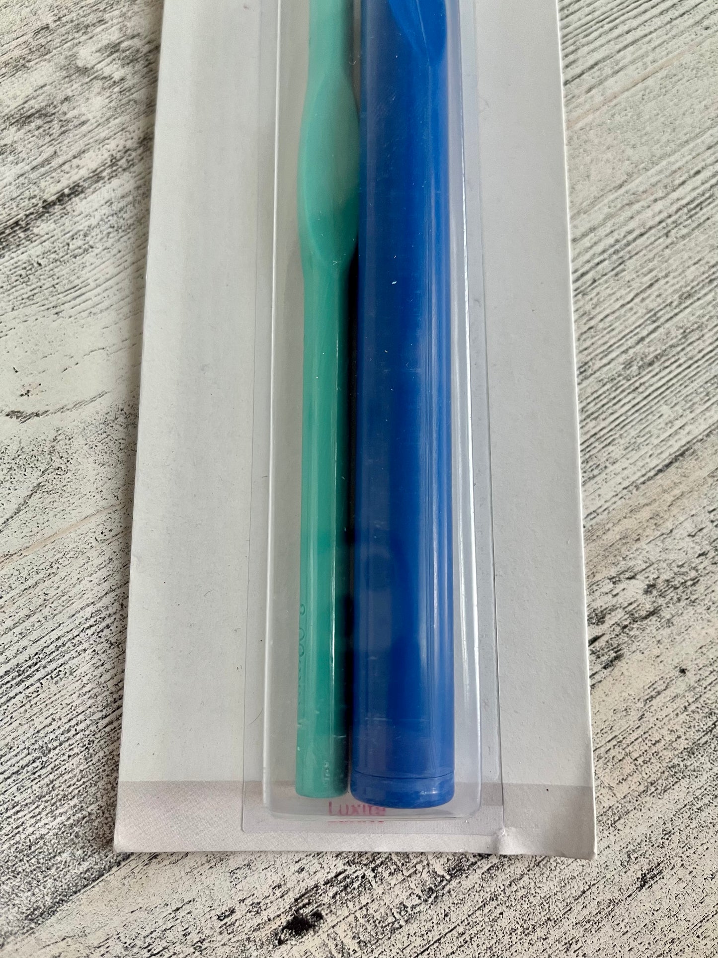 Susan Bates x Bernat - Luxite Plastic Crochet Hooks - L-11 & Q